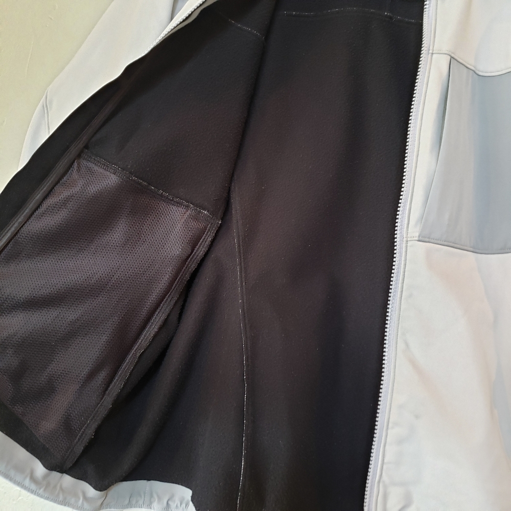 Arc'teryx Women's Softshell Jacket - Picture 6 of 14
